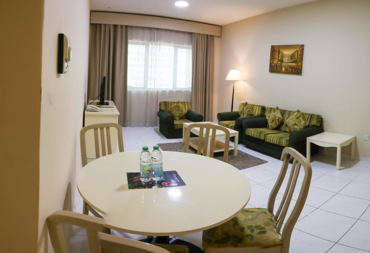 Wescott Pearl Hotel Apartments Dubai Exterior foto